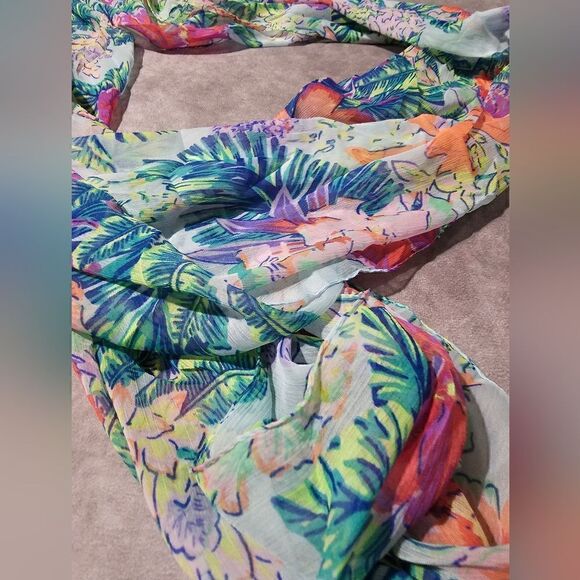 COLLECTION EIGHTEEN Tropics Flower TBA Scarf 21" x 86" - Picture 3 of 3